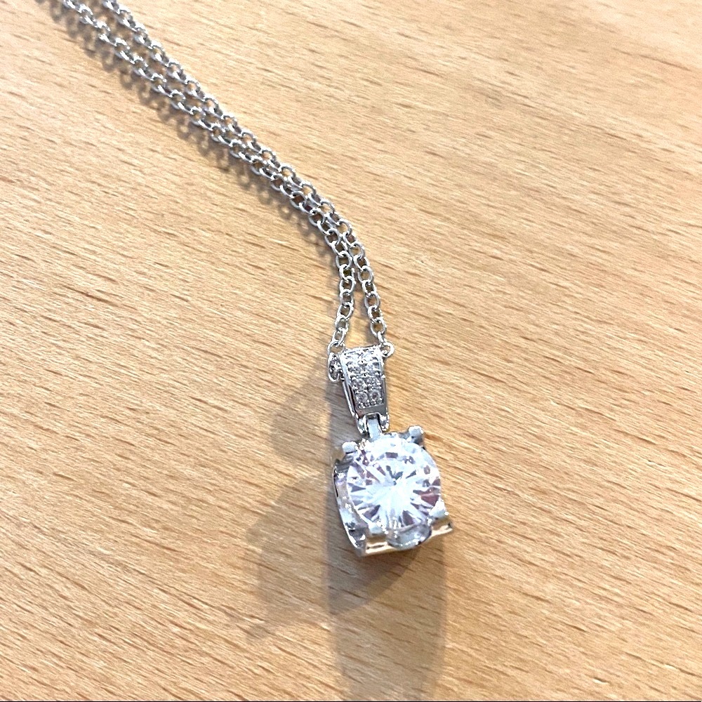 The Legacy 925 White Sapphire Solitaire necklace - Picture 3 of 9